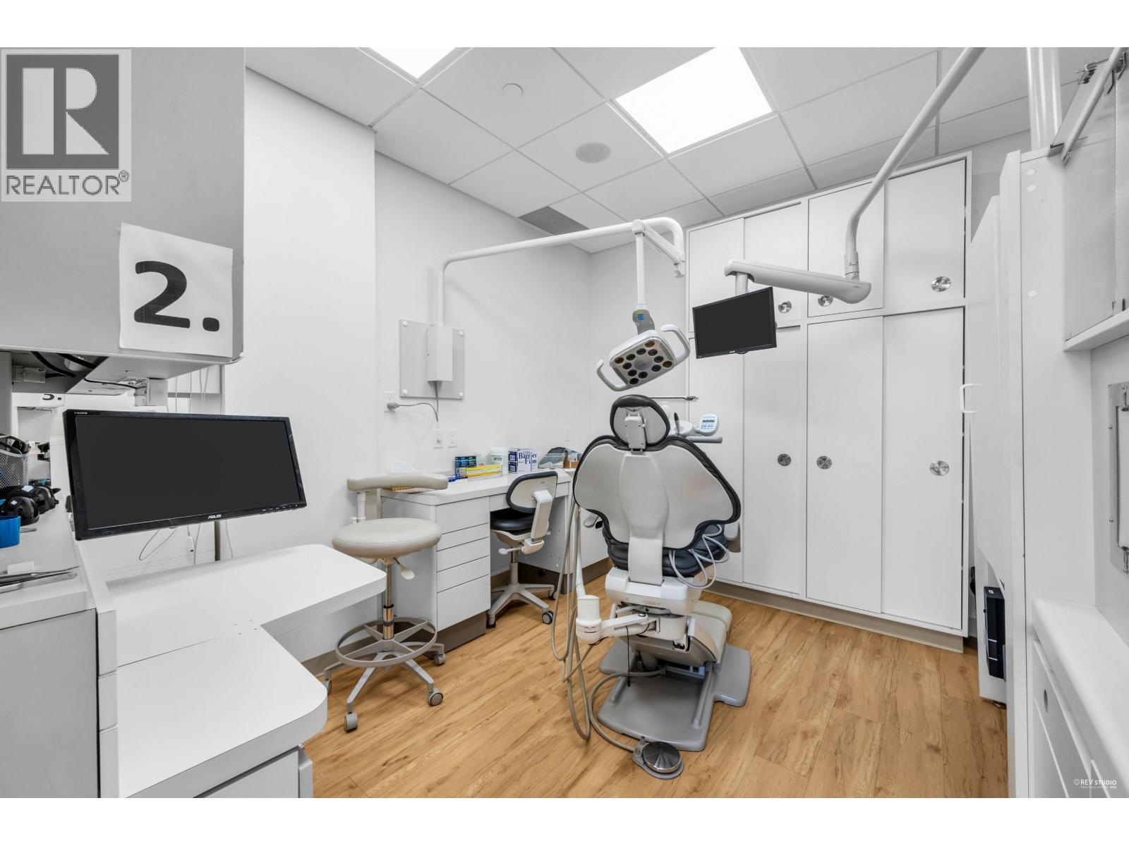 102 1048 Ridgeway Avenue, Coquitlam, BC