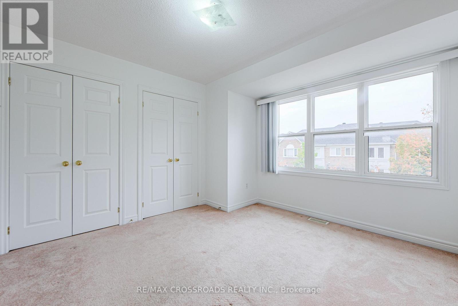 111 Pond Drive, Markham, ON - Indoor Photo Showing Other Room