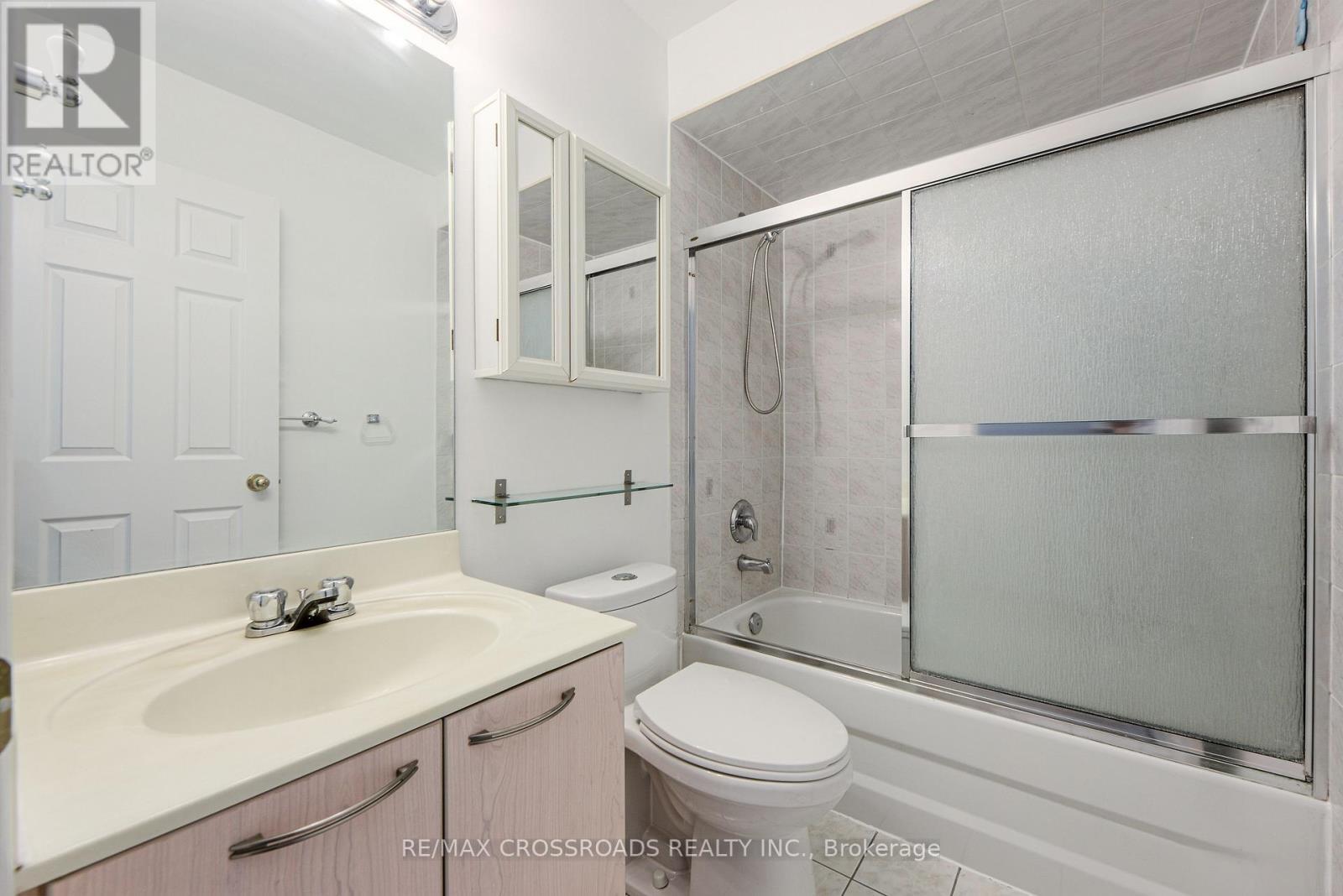 111 Pond Drive, Markham, ON - Indoor Photo Showing Bathroom