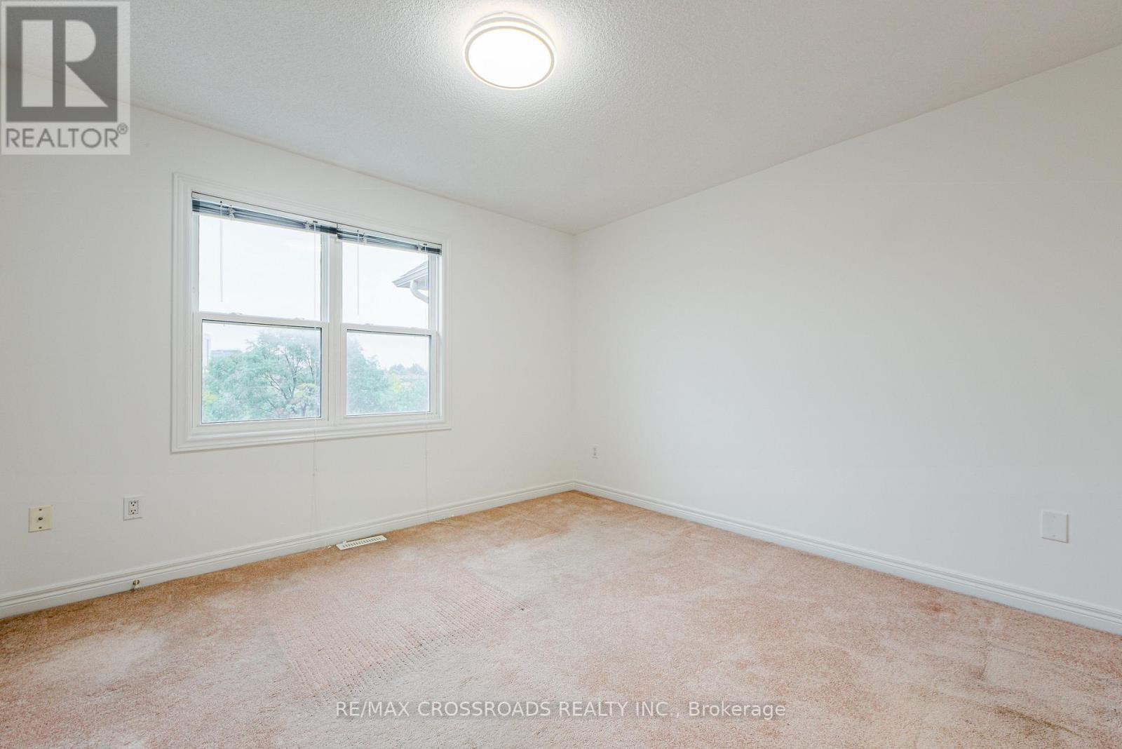 111 Pond Drive, Markham, ON - Indoor Photo Showing Other Room