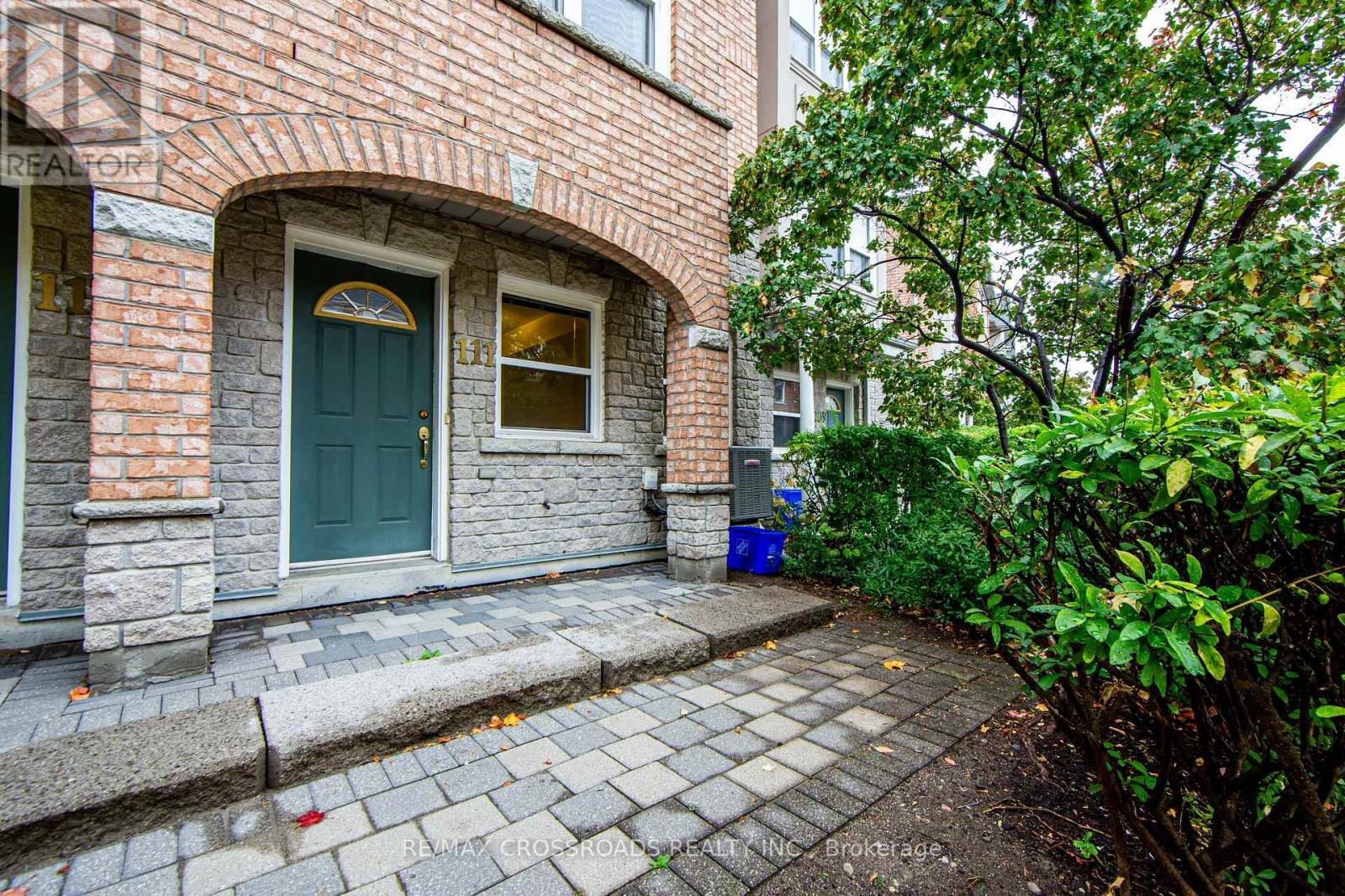 111 Pond Drive, Markham, ON - Outdoor