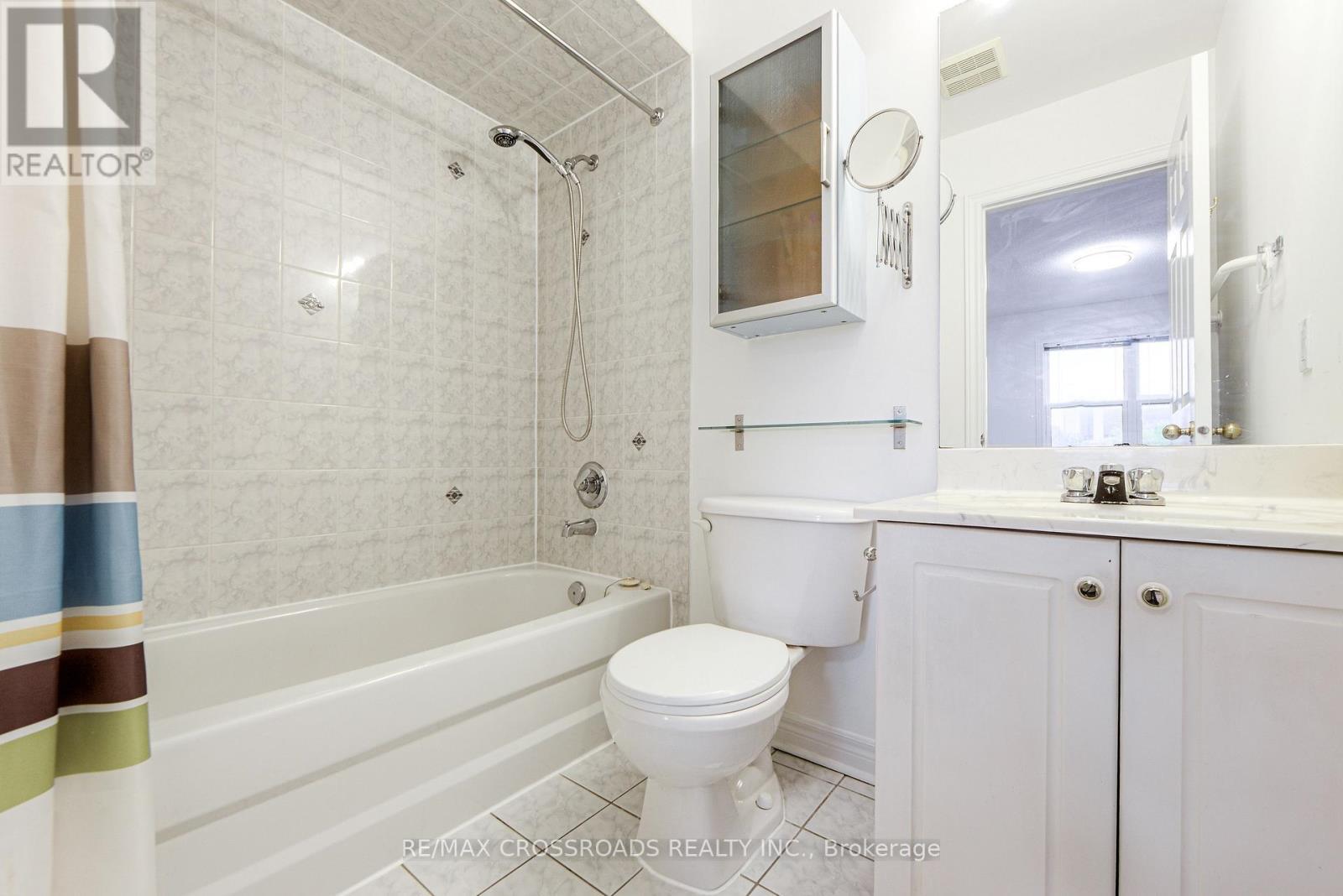 111 Pond Drive, Markham, ON - Indoor Photo Showing Bathroom