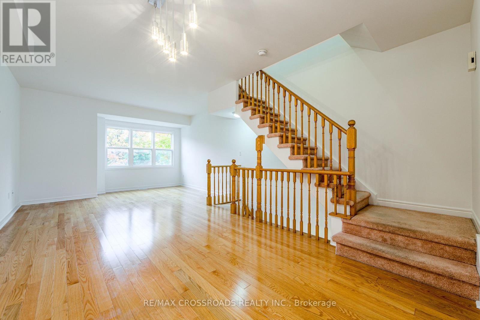 111 Pond Drive, Markham, ON - Indoor Photo Showing Other Room