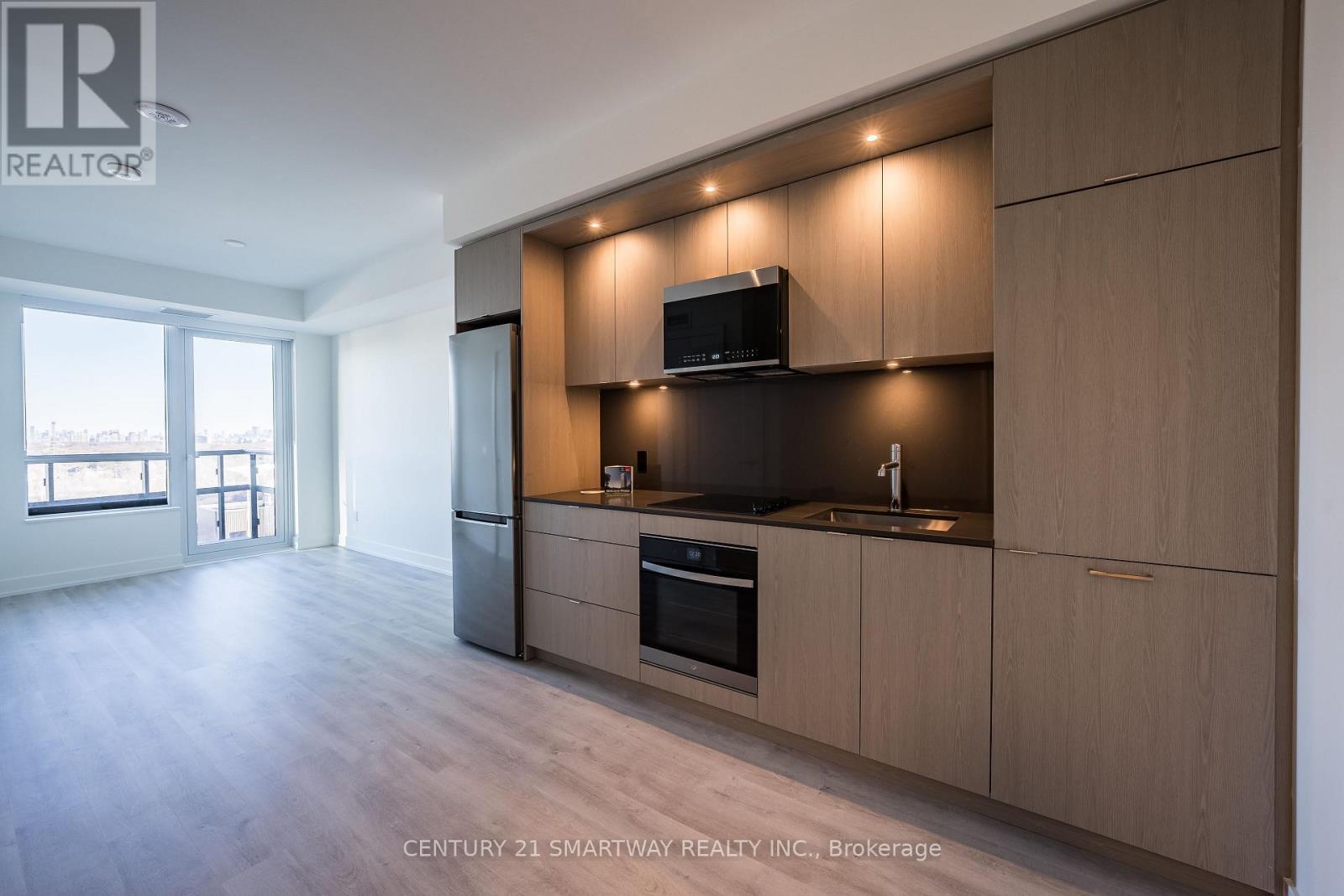 1115 - 60 Central Park Roadway, Toronto, ON - Indoor Photo Showing Kitchen