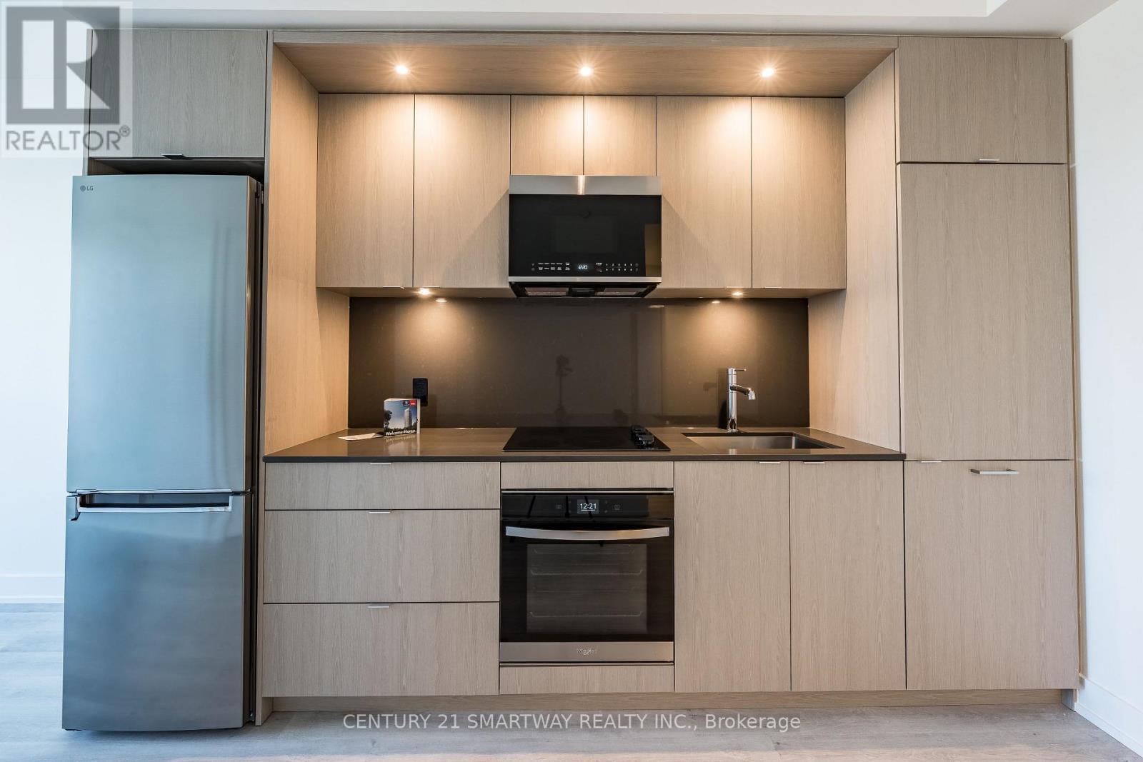 1115 - 60 Central Park Roadway, Toronto, ON - Indoor Photo Showing Kitchen
