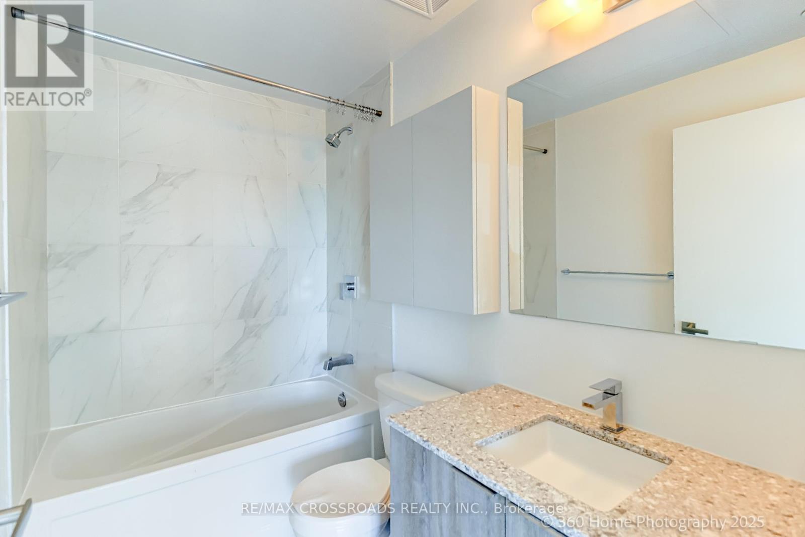 1306 - 31 Tippett Road, Toronto, ON - Indoor Photo Showing Bathroom