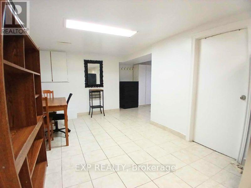 Lower - 931 Pape Avenue, Toronto, ON - Indoor Photo Showing Other Room