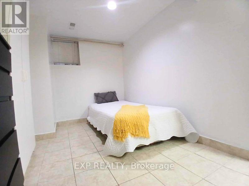 Lower - 931 Pape Avenue, Toronto, ON - Indoor Photo Showing Bedroom