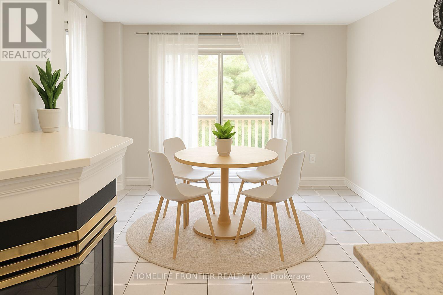 Breakfast Area - 210 Kimono Crescent, Richmond Hill, ON - Indoor Photo Showing Dining Room