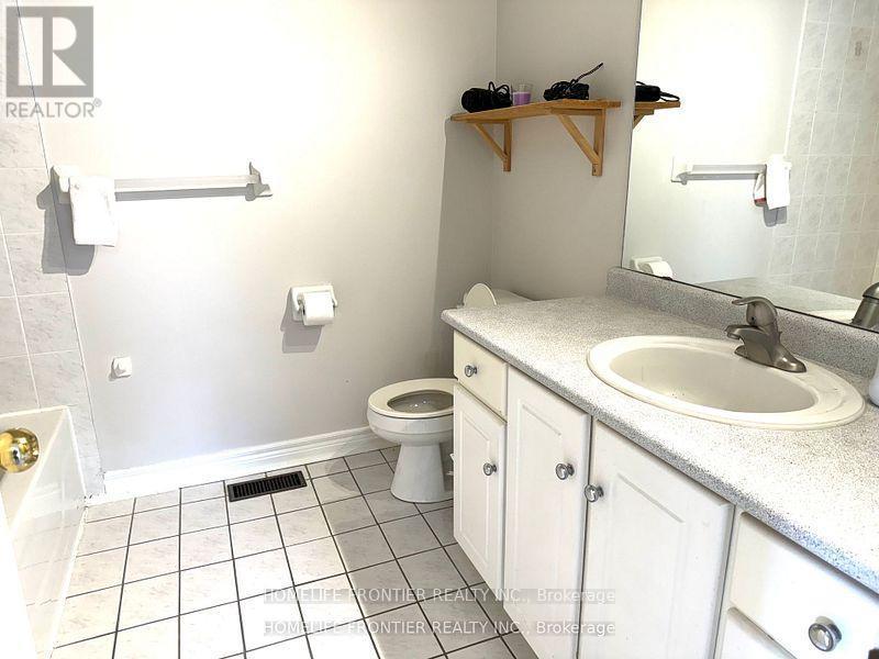 210 Kimono Crescent, Richmond Hill, ON - Indoor Photo Showing Bathroom
