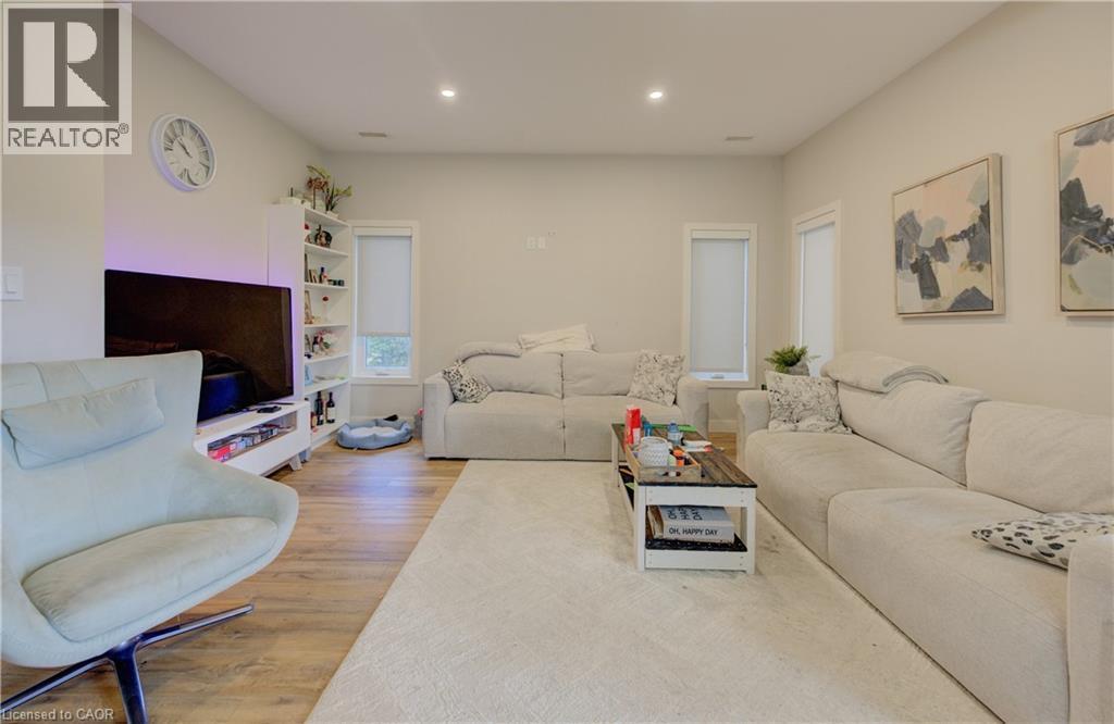 33 Second Avenue Unit# A, Kitchener, ON - Indoor Photo Showing Living Room