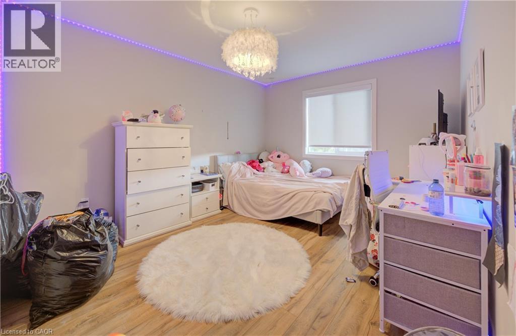 33 Second Avenue Unit# A, Kitchener, ON - Indoor Photo Showing Bedroom