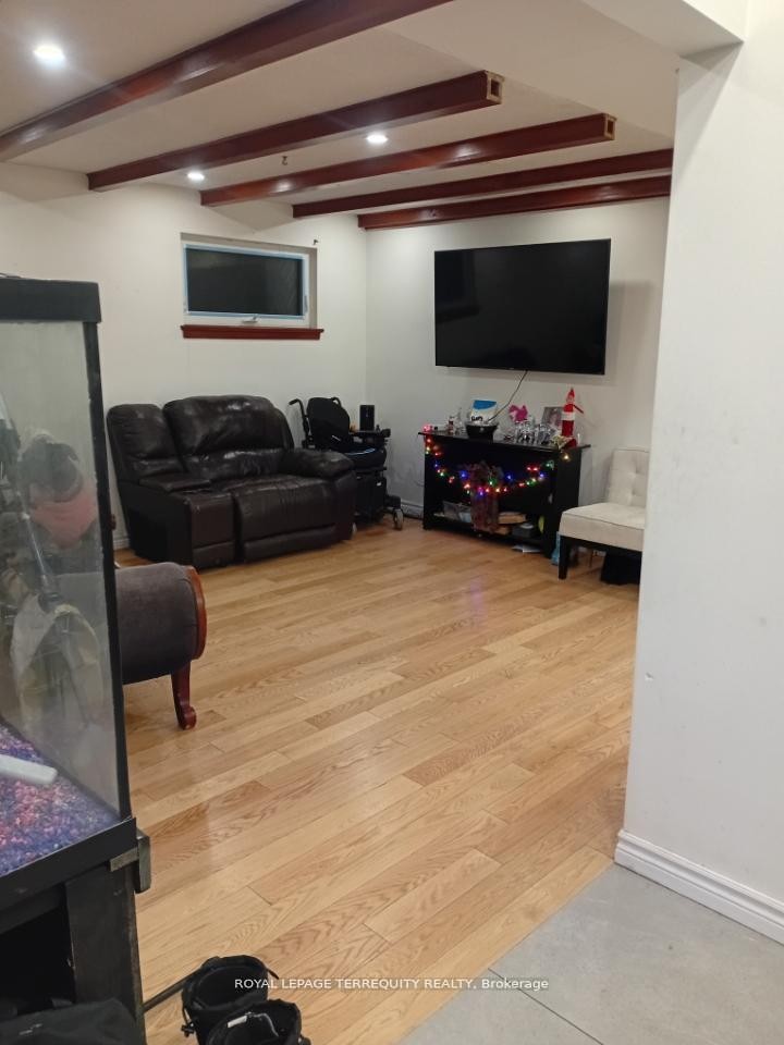 39 Earlton Road, Toronto, ON - Indoor