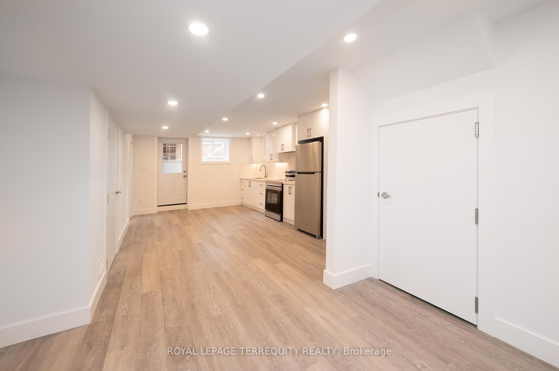 Basement-296 Sixteen Mile Drive, Oakville, ON - Indoor Photo Showing Other Room