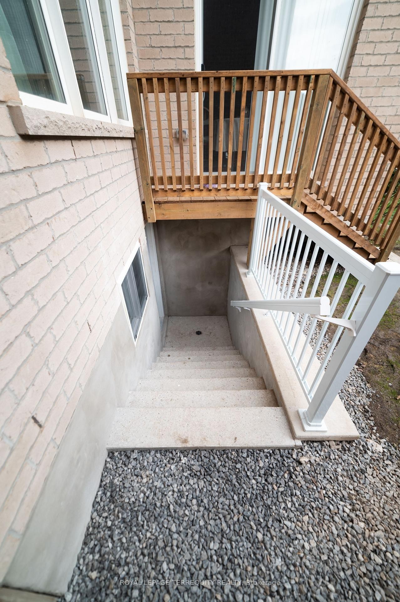 Basement-296 Sixteen Mile Drive, Oakville, ON - Outdoor With Exterior