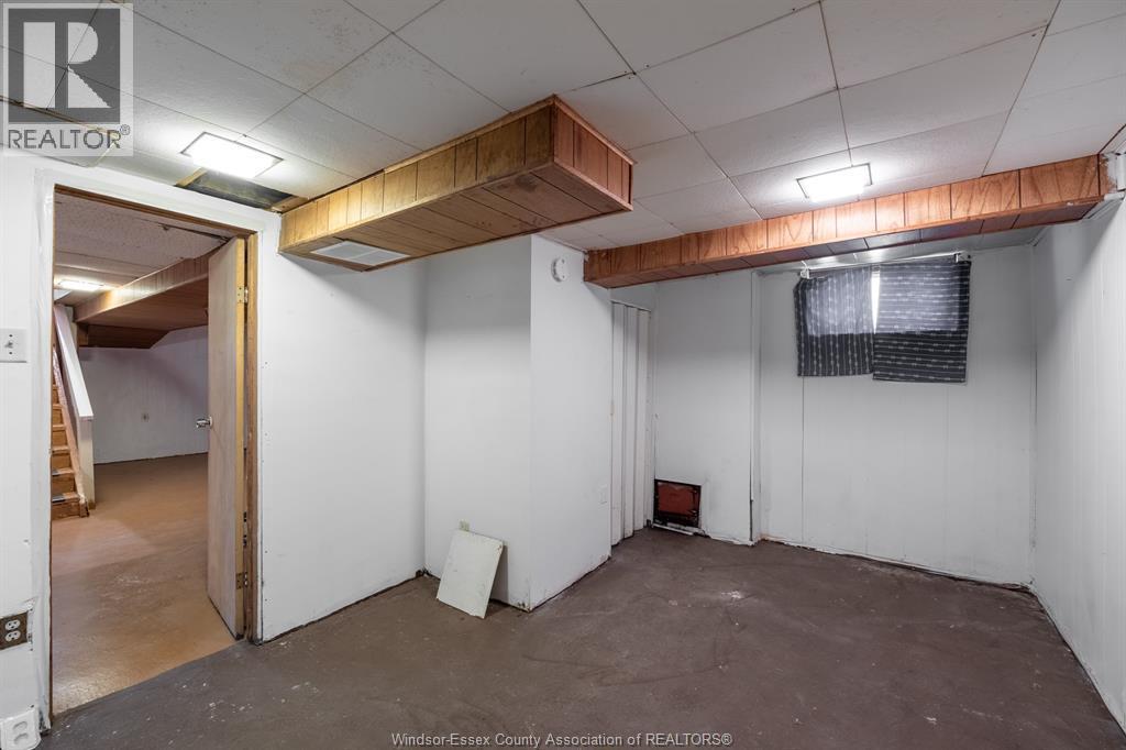 1239 Mcewan Avenue, Windsor, ON - Indoor Photo Showing Basement