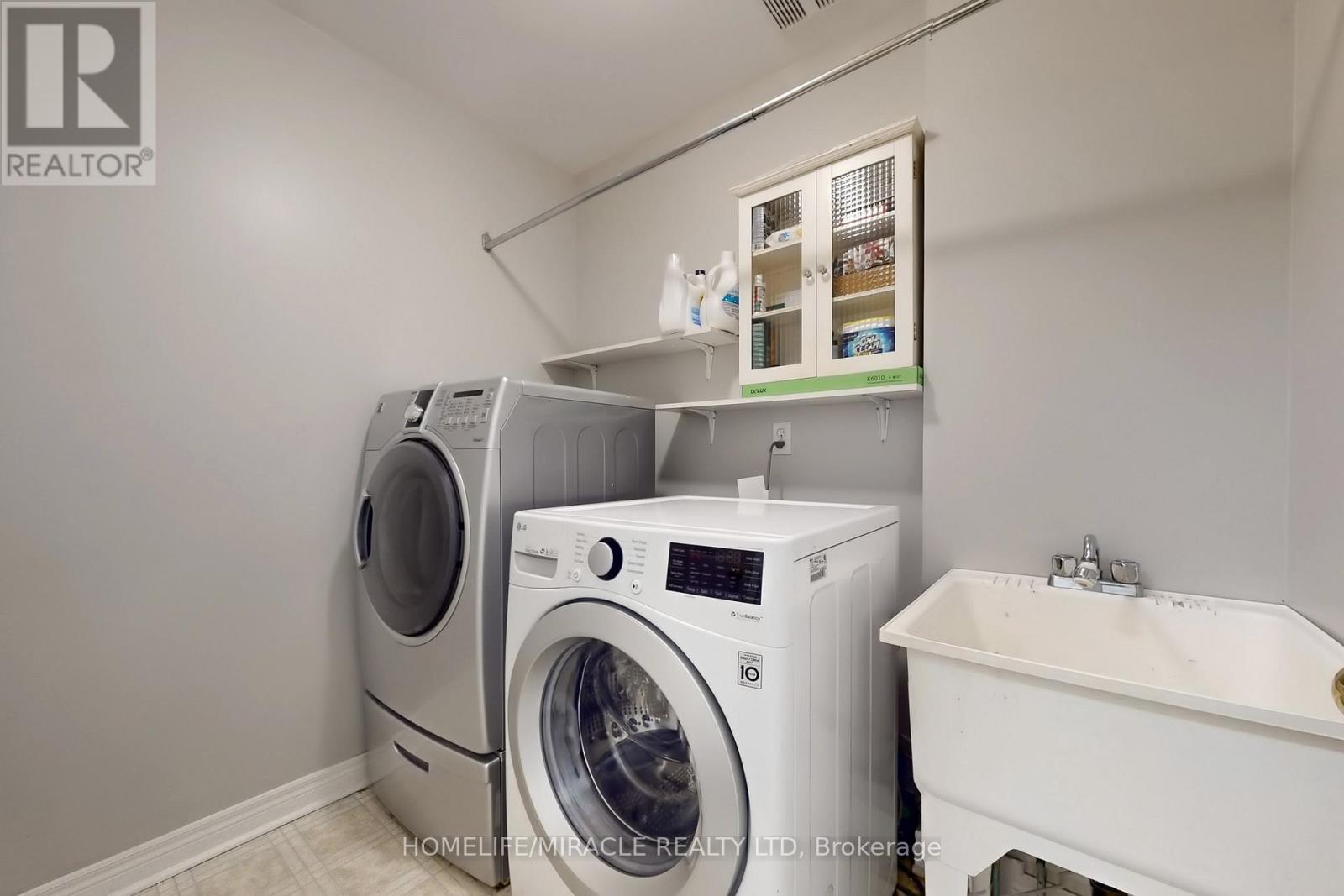 1012 Gordon Heights, Milton, ON - Indoor Photo Showing Laundry Room