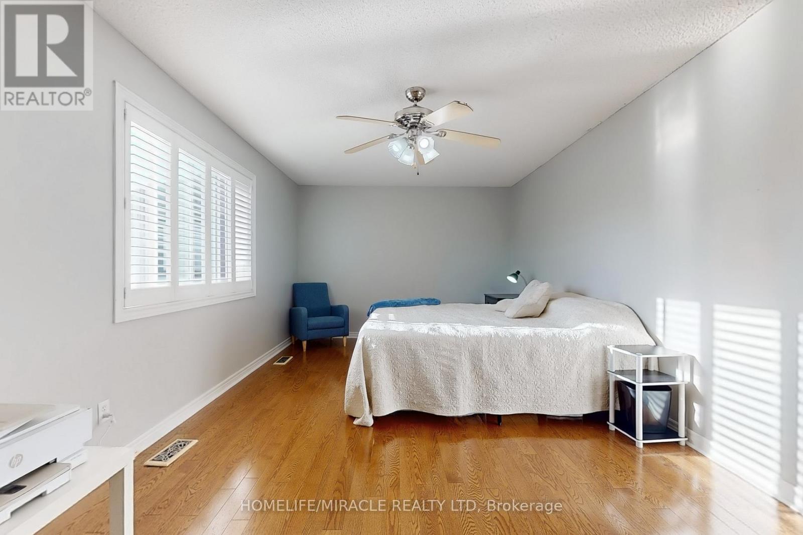 1012 Gordon Heights, Milton, ON - Indoor Photo Showing Bedroom