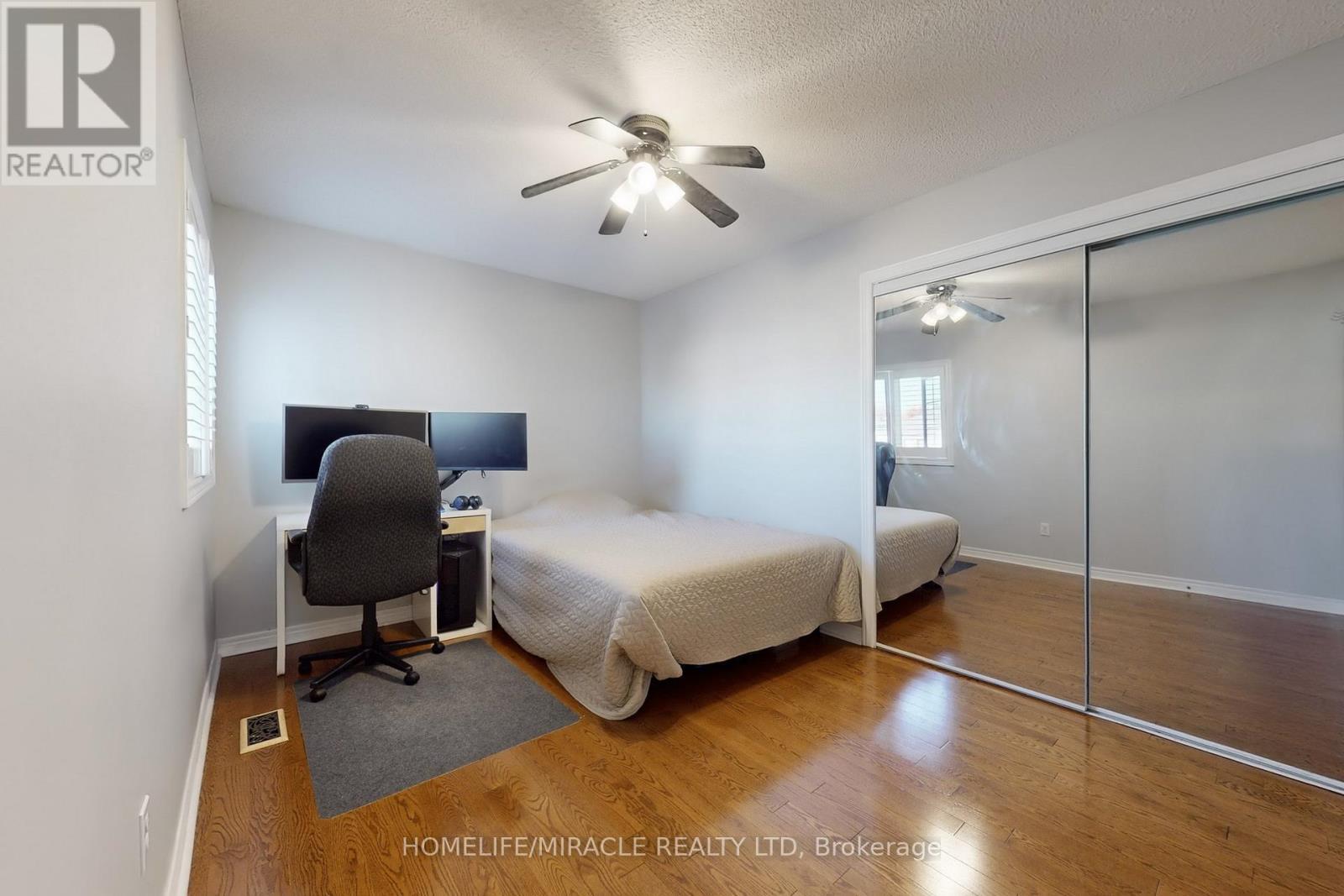 1012 Gordon Heights, Milton, ON - Indoor Photo Showing Bedroom
