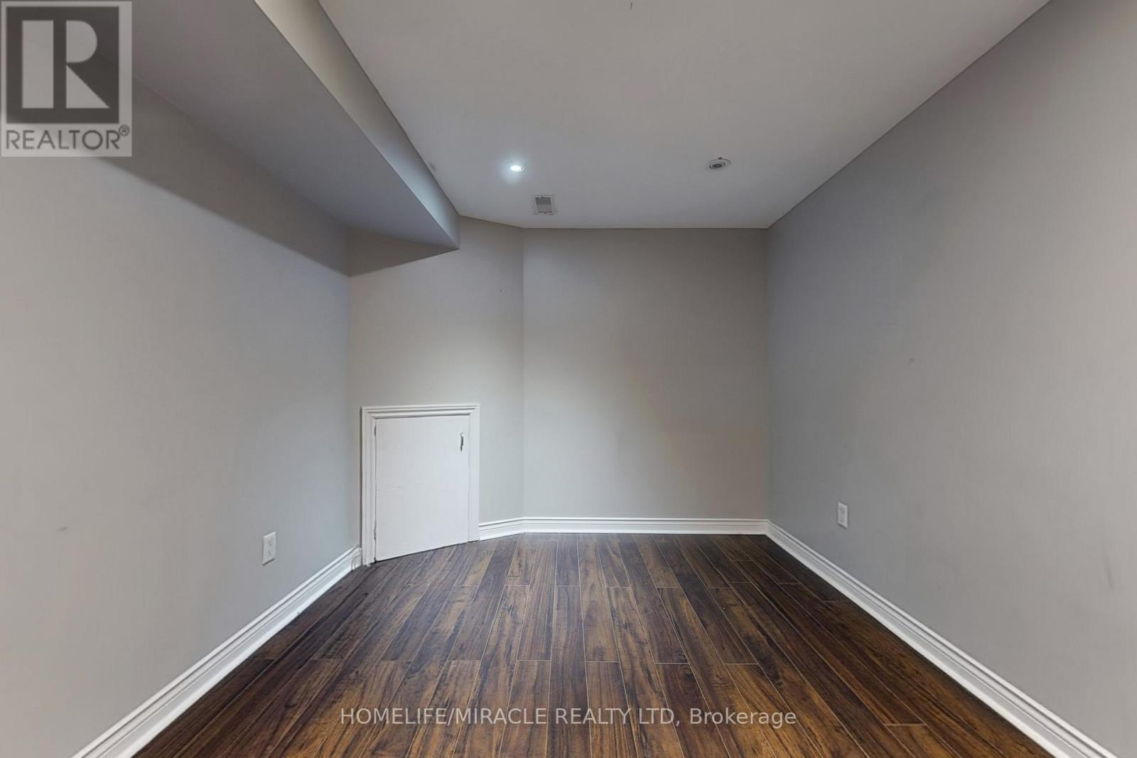 1012 Gordon Heights, Milton, ON - Indoor Photo Showing Other Room