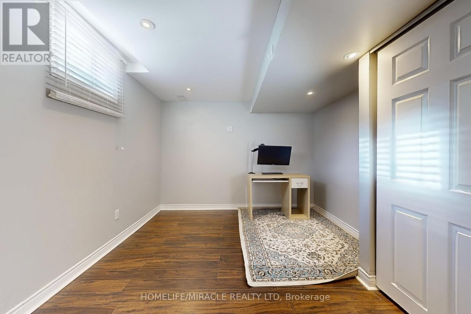 1012 Gordon Heights, Milton, ON - Indoor Photo Showing Other Room