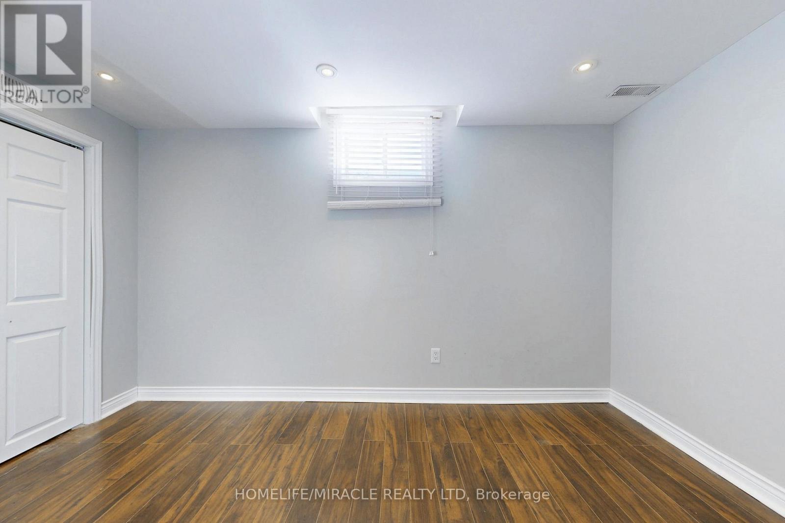 1012 Gordon Heights, Milton, ON - Indoor Photo Showing Other Room