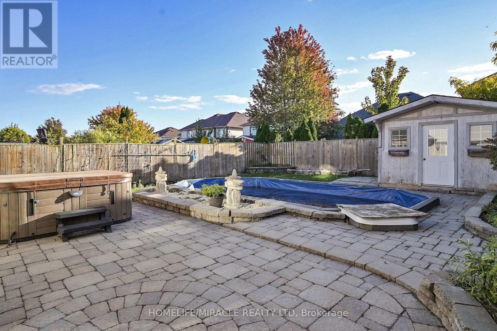 1012 Gordon Heights, Milton, ON - Outdoor