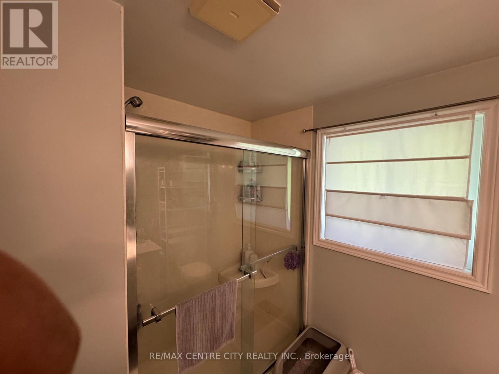 1462 Glengarry Avenue, London North (North H), ON - Indoor Photo Showing Other Room