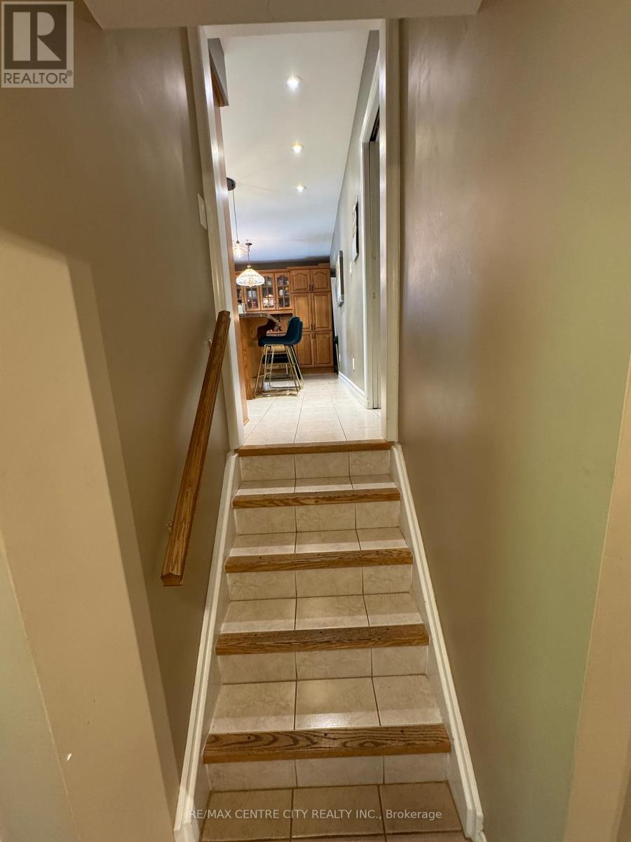 1462 Glengarry Avenue, London North (North H), ON - Indoor Photo Showing Other Room