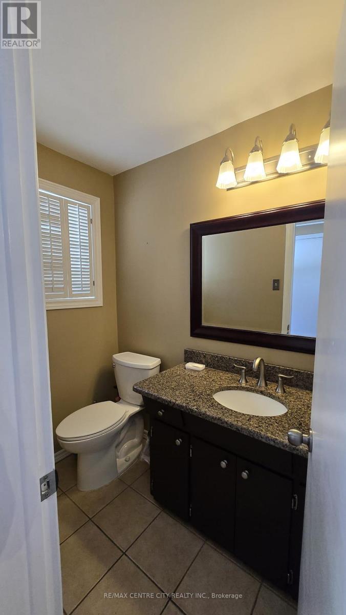 1462 Glengarry Avenue, London North (North H), ON - Indoor Photo Showing Bathroom
