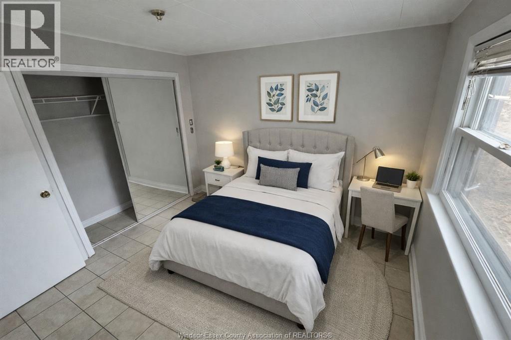 355 Randolph Avenue, Windsor, ON - Indoor Photo Showing Bedroom