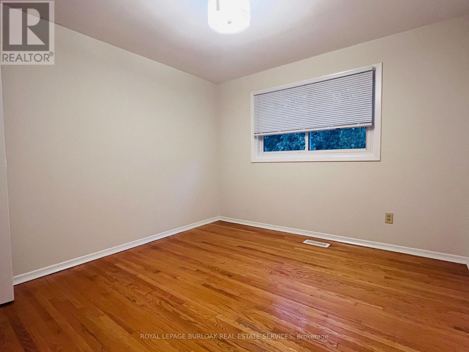 243 Appleby Line, Burlington, ON - Indoor Photo Showing Other Room