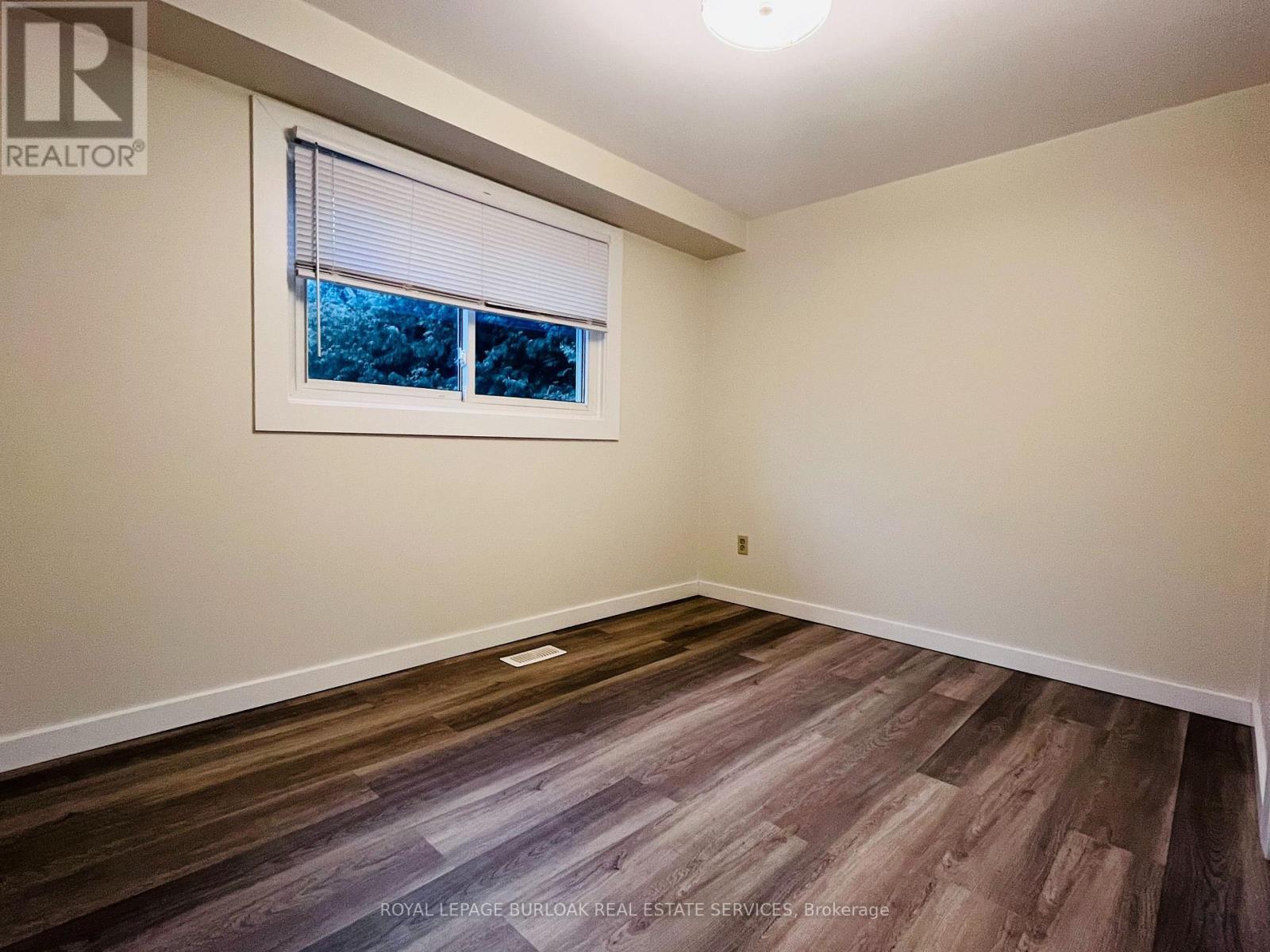 243 Appleby Line, Burlington, ON - Indoor Photo Showing Other Room