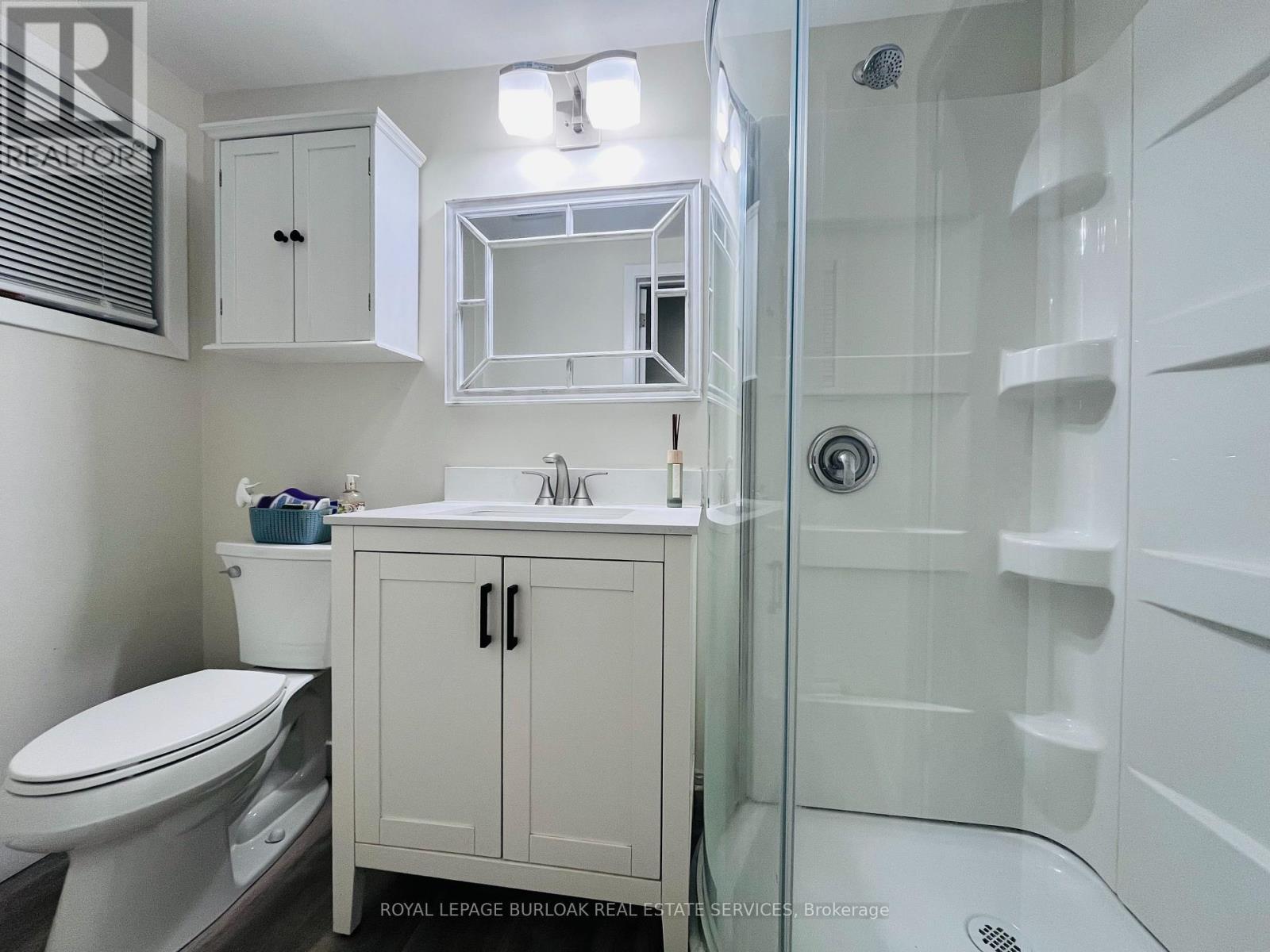 243 Appleby Line, Burlington, ON - Indoor Photo Showing Bathroom