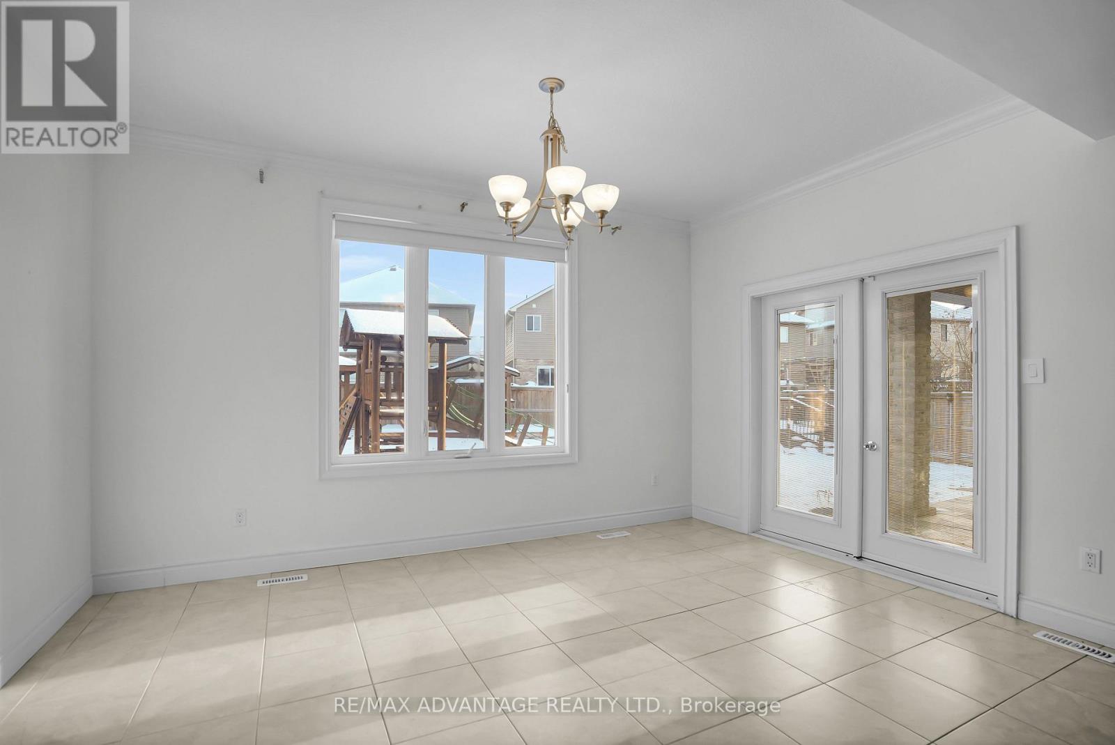 2601 Tucker Court, London North (North I), ON - Indoor Photo Showing Other Room