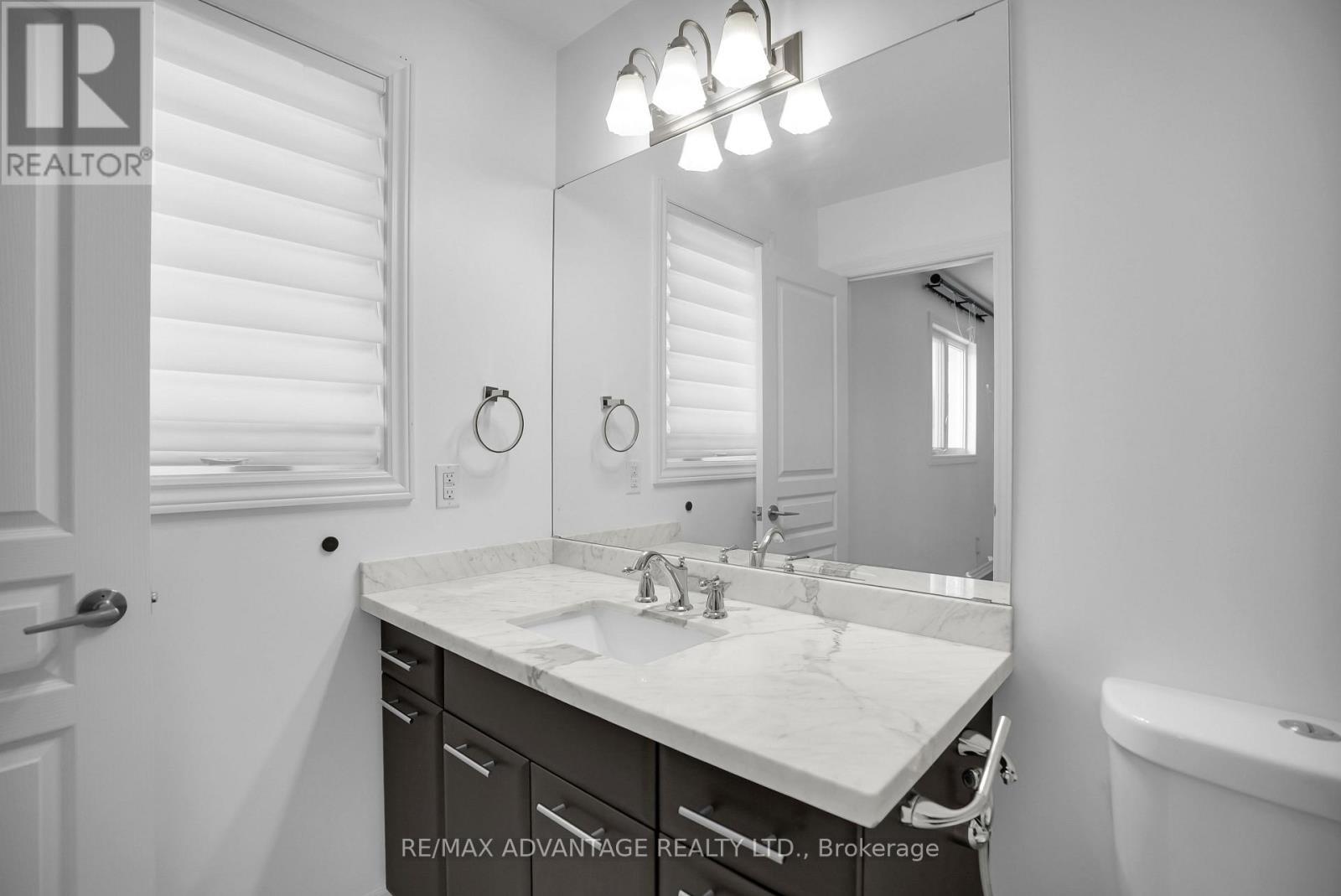 2601 Tucker Court, London North (North I), ON - Indoor Photo Showing Bathroom