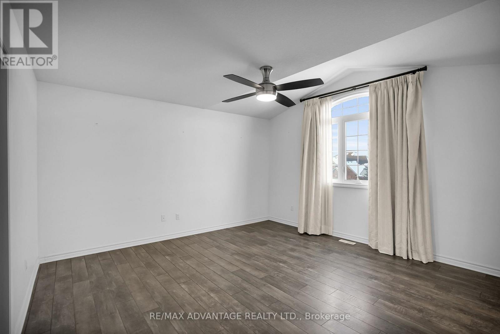bedroom 3 w/ ensuite - 2601 Tucker Court, London North (North I), ON - Indoor Photo Showing Other Room