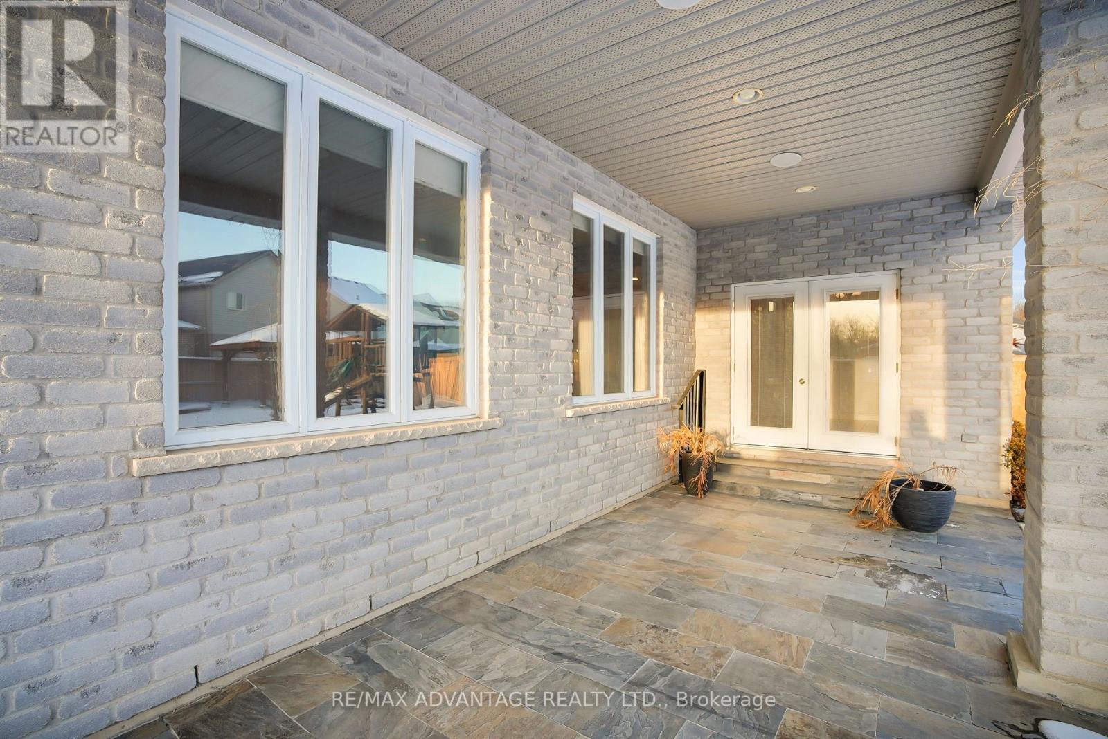 2601 Tucker Court, London North (North I), ON - Outdoor With Exterior