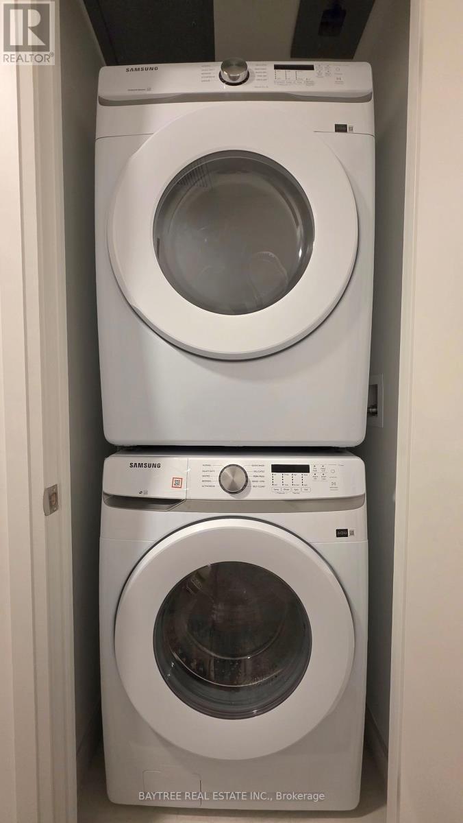 1205 - 2 Erskine Road, Mississauga, ON - Indoor Photo Showing Laundry Room