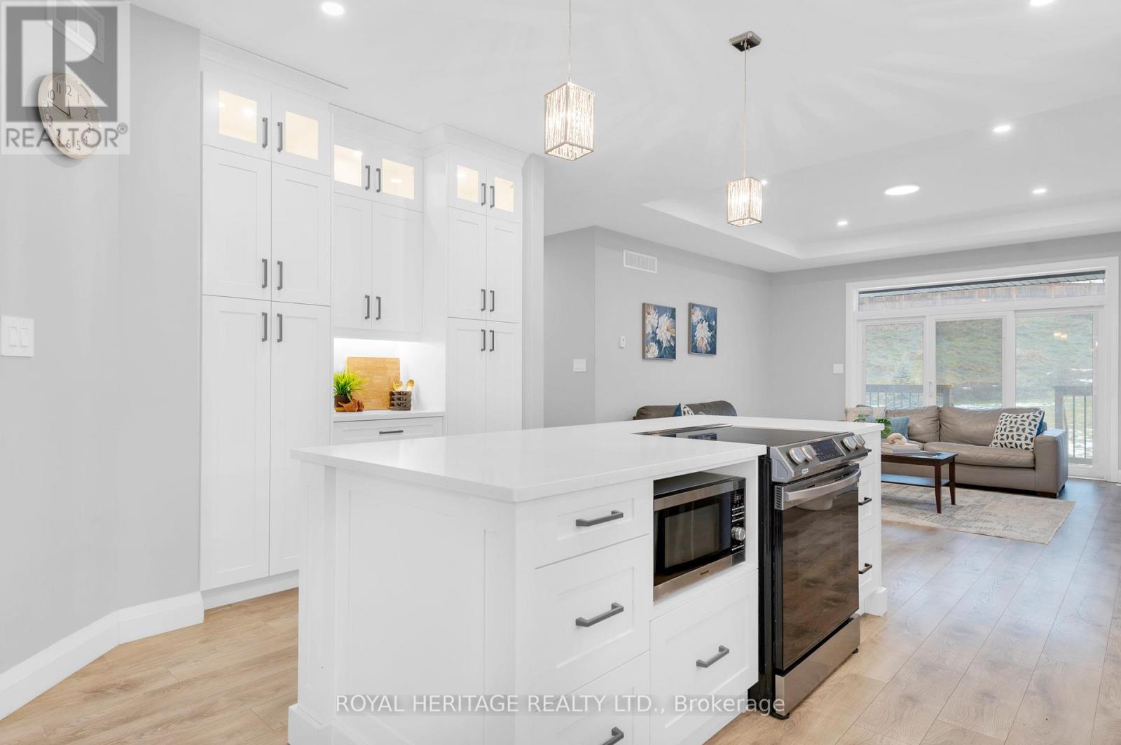 5 Schmidt Way, Quinte West (Murray Ward), ON - Indoor Photo Showing Kitchen