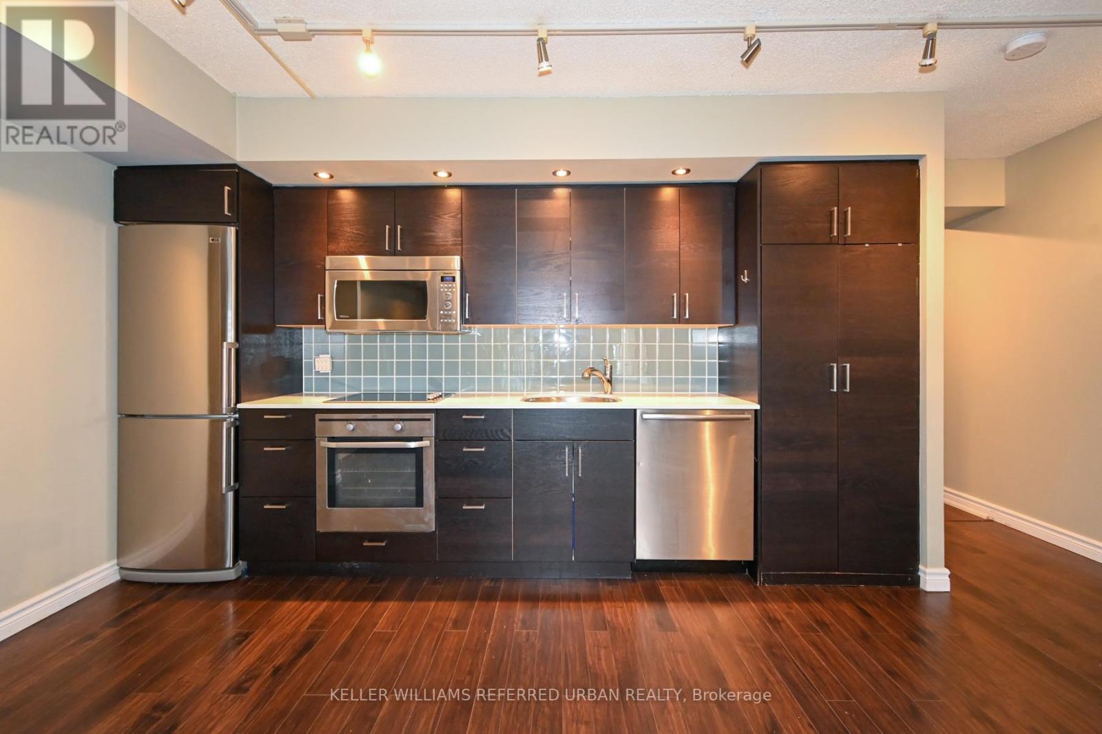 1922 - 25 The Esplanade, Toronto, ON - Indoor Photo Showing Kitchen