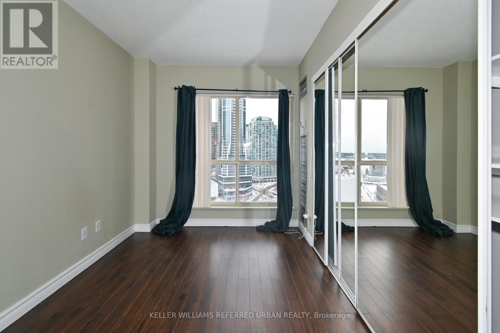 1922 - 25 The Esplanade, Toronto, ON - Indoor Photo Showing Other Room