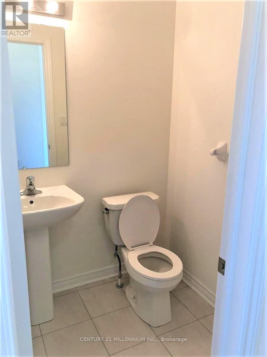 72 Palace Street, Thorold, ON - Indoor Photo Showing Bathroom
