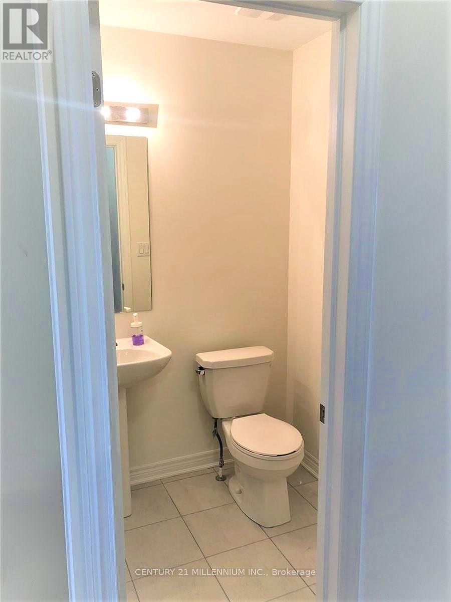 72 Palace Street, Thorold, ON - Indoor Photo Showing Bathroom