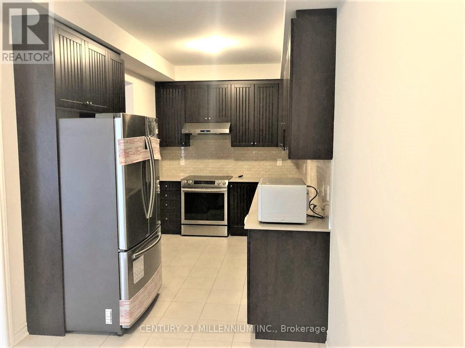 72 Palace Street, Thorold, ON - Indoor Photo Showing Kitchen With Stainless Steel Kitchen