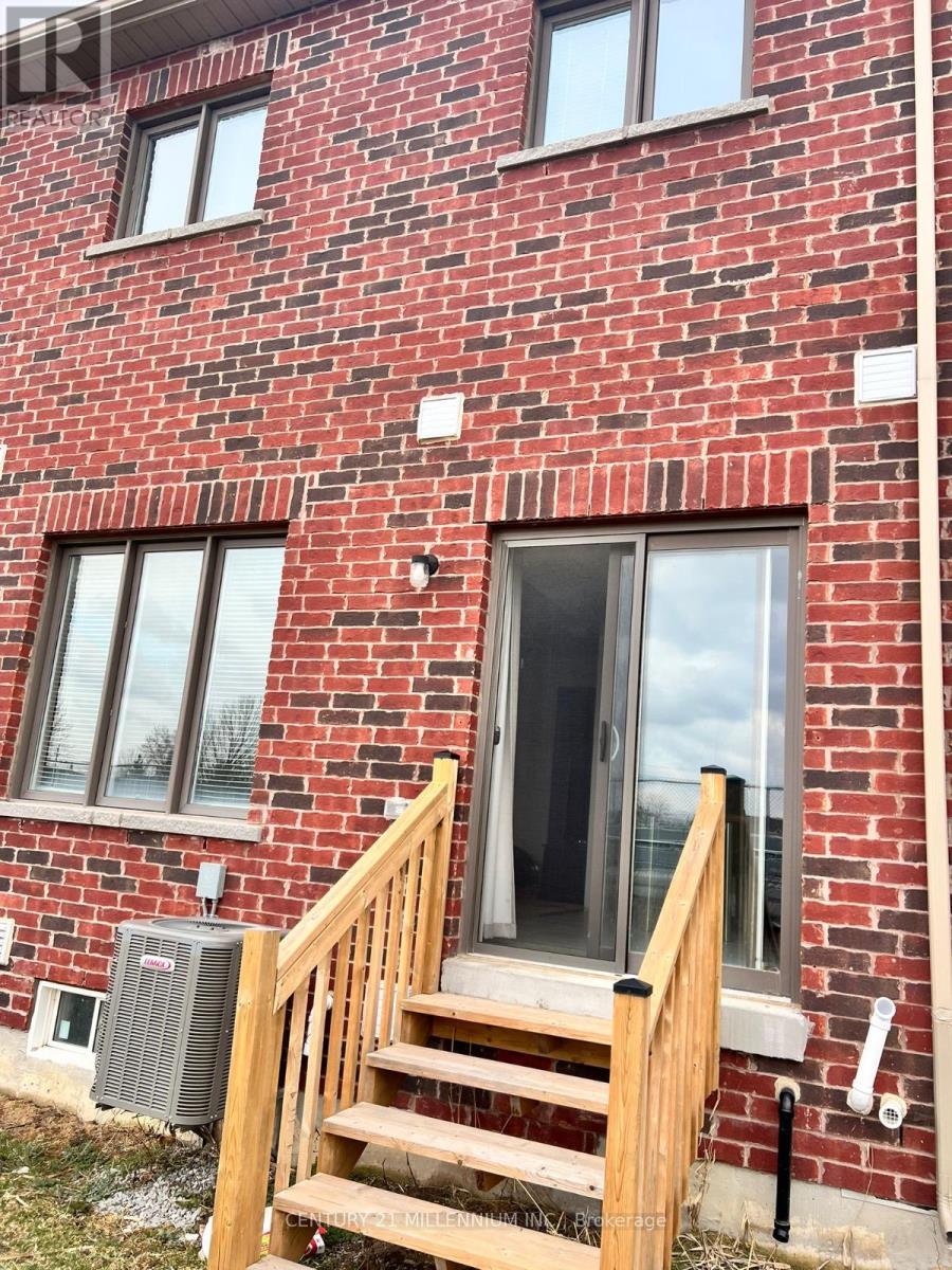 72 Palace Street, Thorold, ON - Outdoor With Exterior