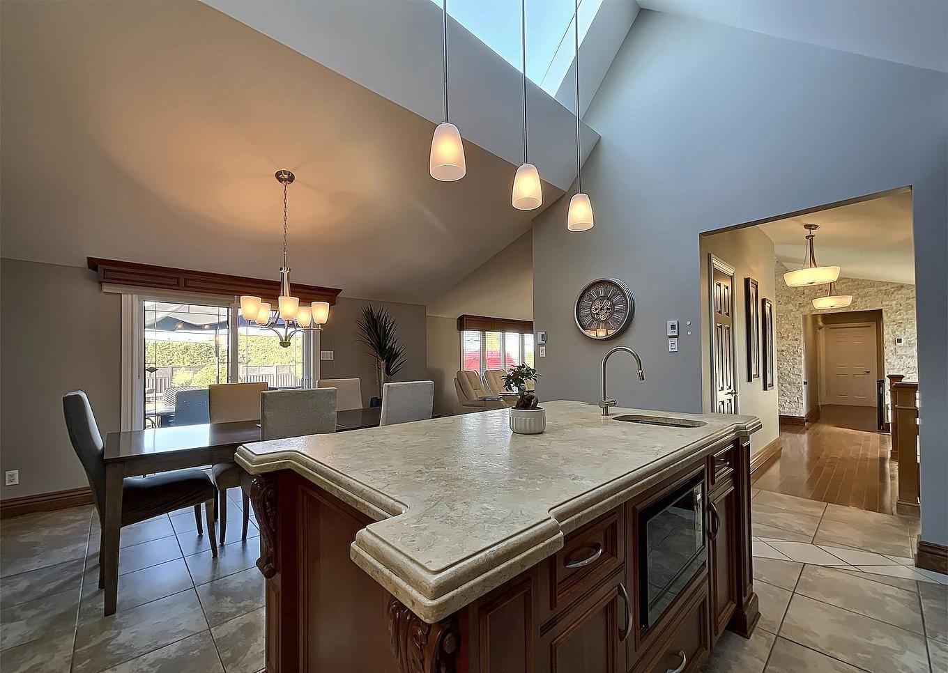 Kitchen - 168 Rue Landry, Salaberry-De-Valleyfield, QC - Indoor