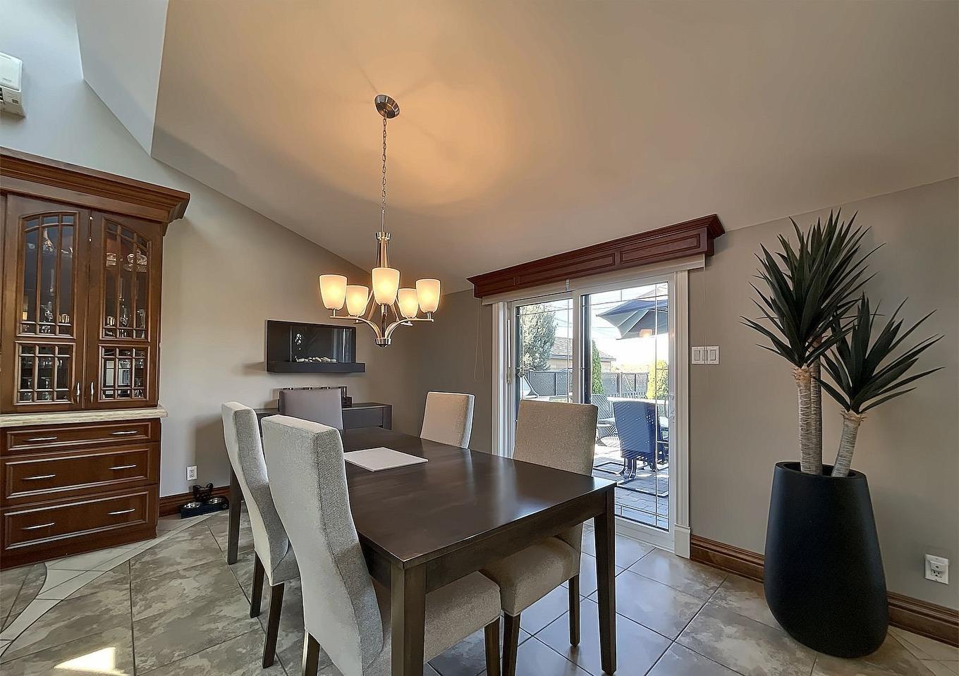 Dining room - 168 Rue Landry, Salaberry-De-Valleyfield, QC - Indoor Photo Showing Dining Room