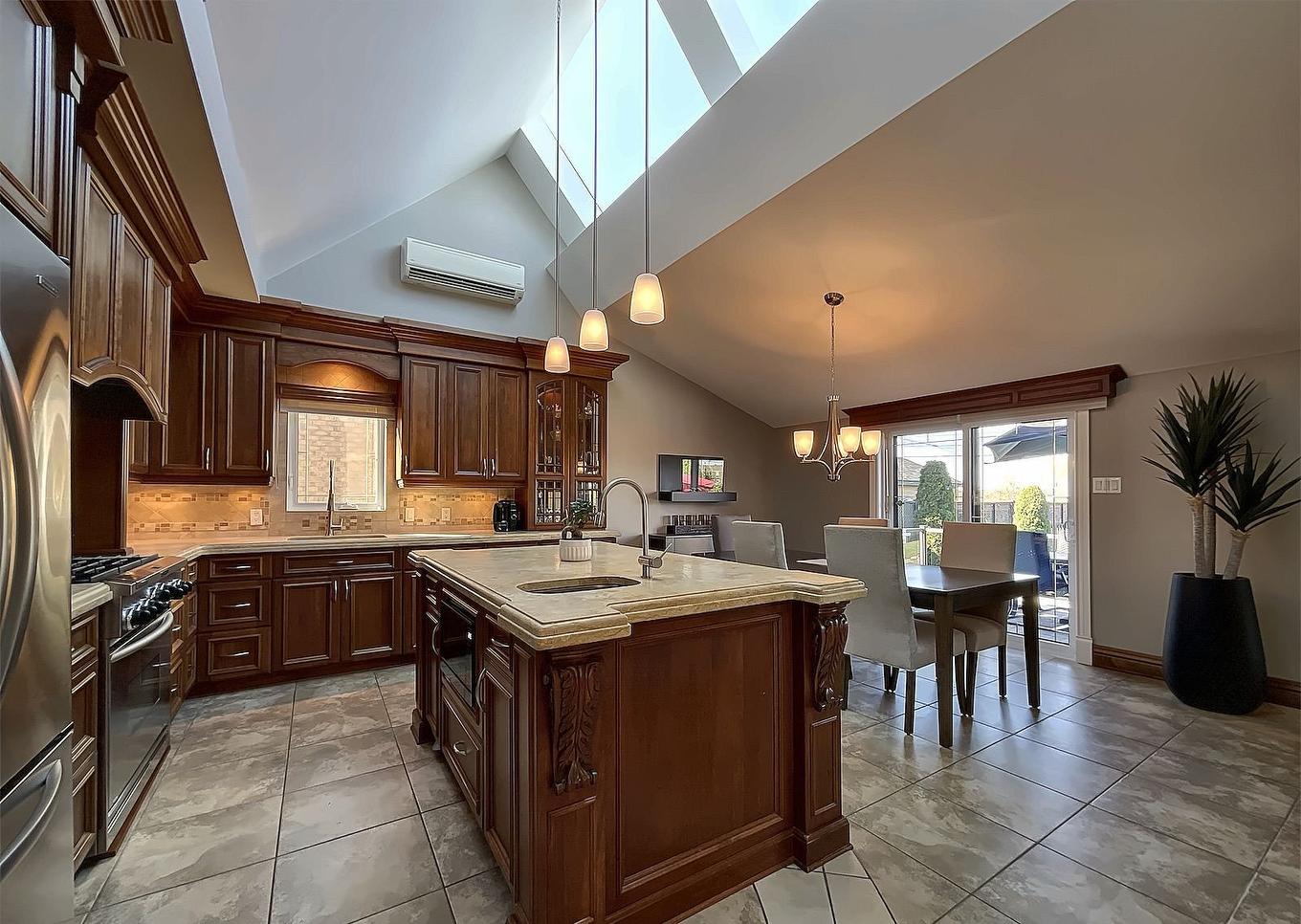 Kitchen - 168 Rue Landry, Salaberry-De-Valleyfield, QC - Indoor Photo Showing Kitchen