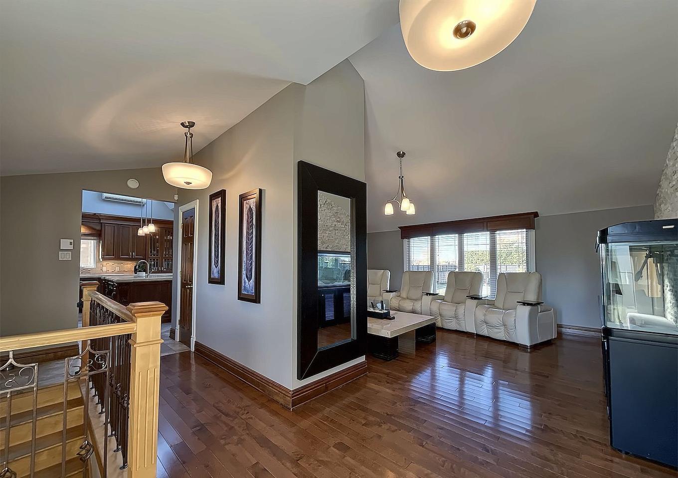 Living room - 168 Rue Landry, Salaberry-De-Valleyfield, QC - Indoor